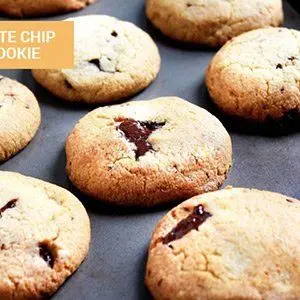 Chewy Keto Chocolate Chip Cookies