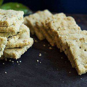 Pesto Keto Snack Crackers