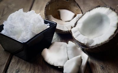 The 10 Health Benefits of Coconut Oil [Are They True?]